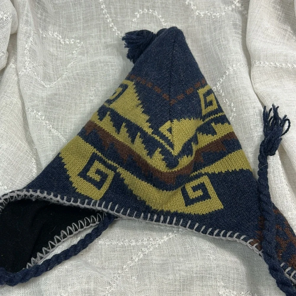 Wool Peruvian hat fully lined inside with fleece